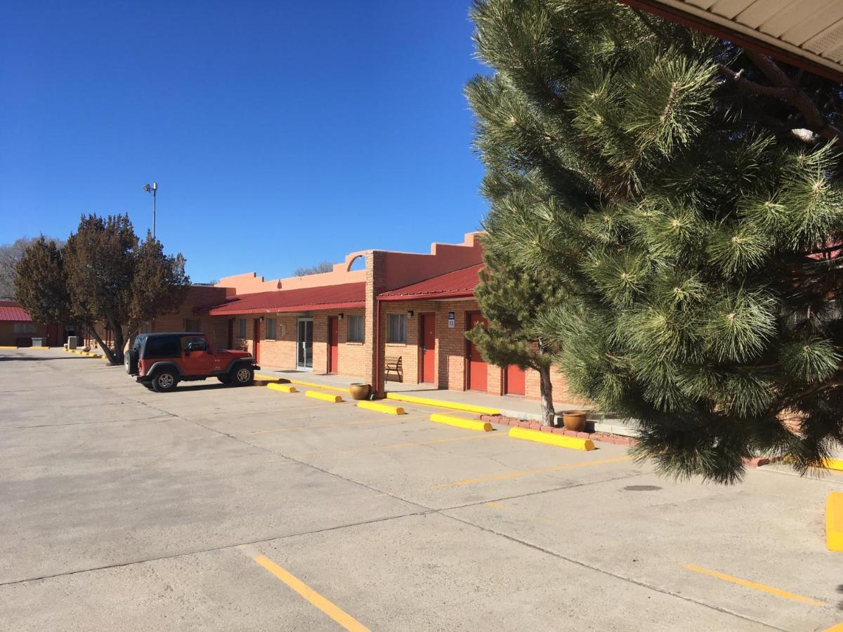 Casa Lemus Inn Raton Exterior photo
